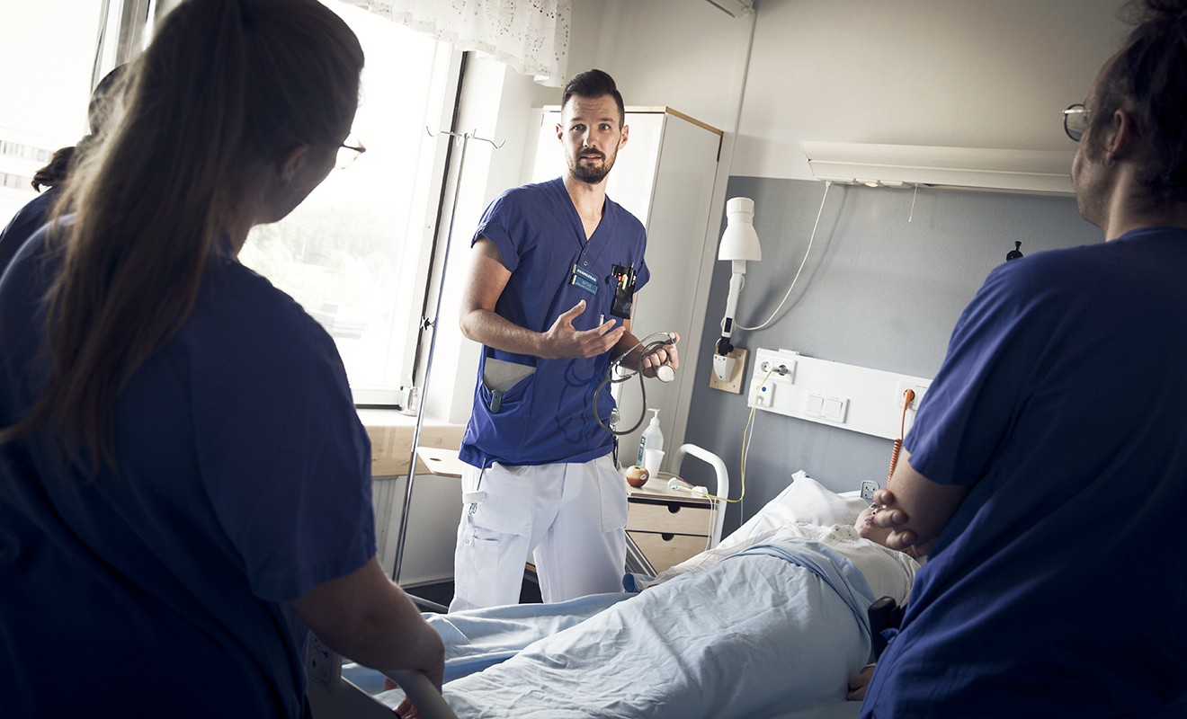 Han delar sin superkompetens med teamet