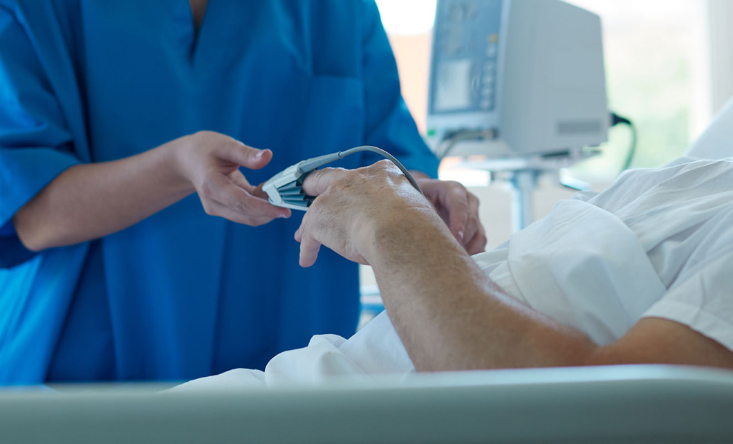 Etikexperten: ”Agera som om patienten vore svensk medborgare”