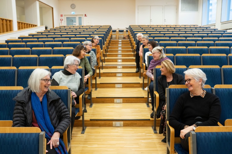 Tillbaka till skolbänken – här möts klassen 50 år senare