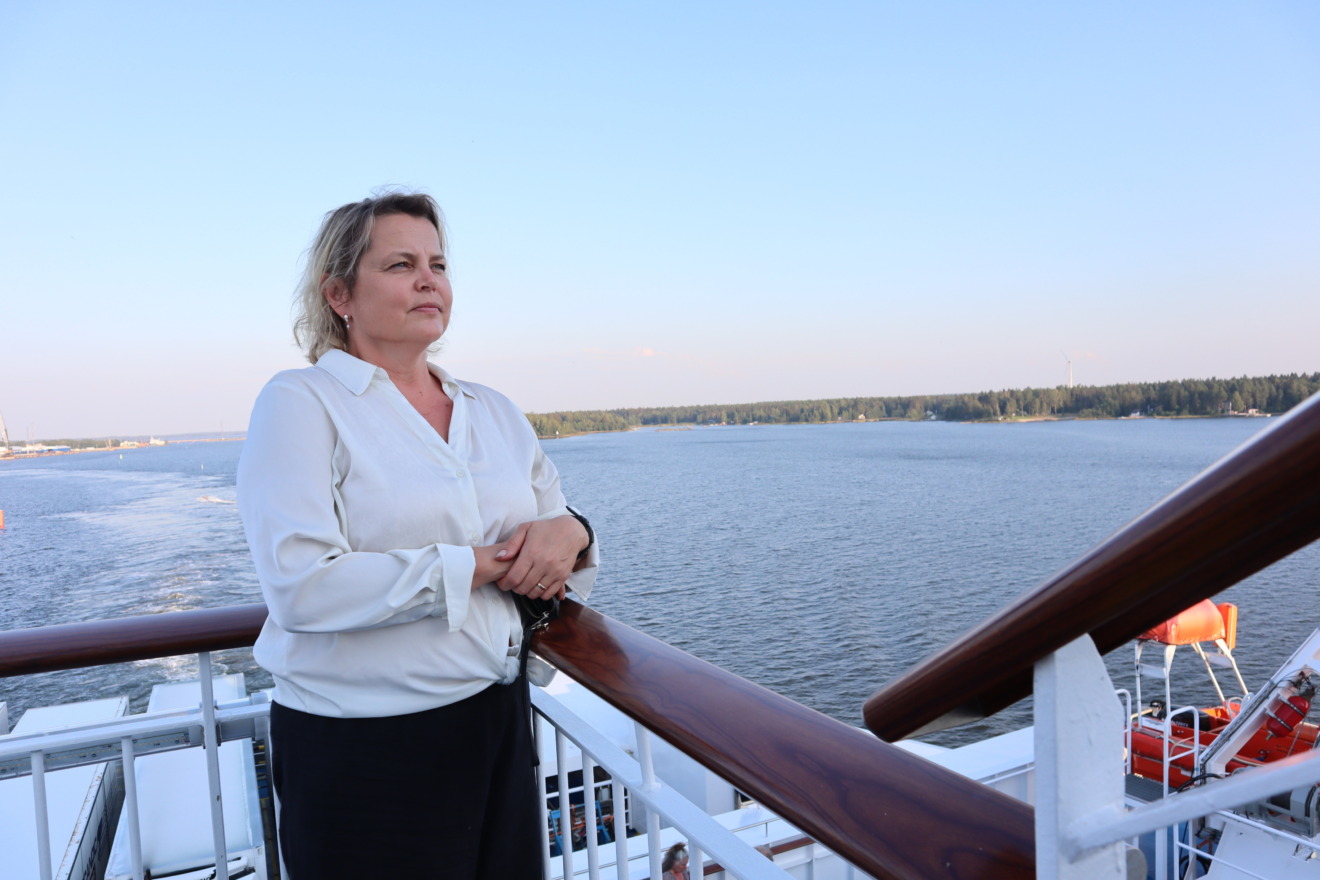 Barnmorskan som korsar havet för jobbet i Sverige