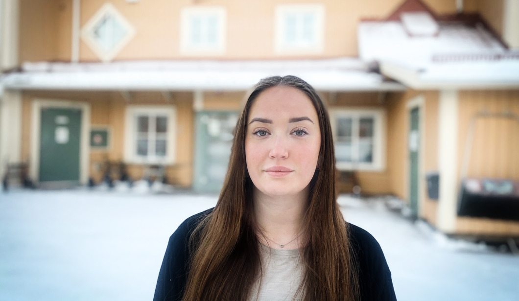Evelina pluggar till specialistsjuksköterska: ”Bibehållen lön en förutsättning”