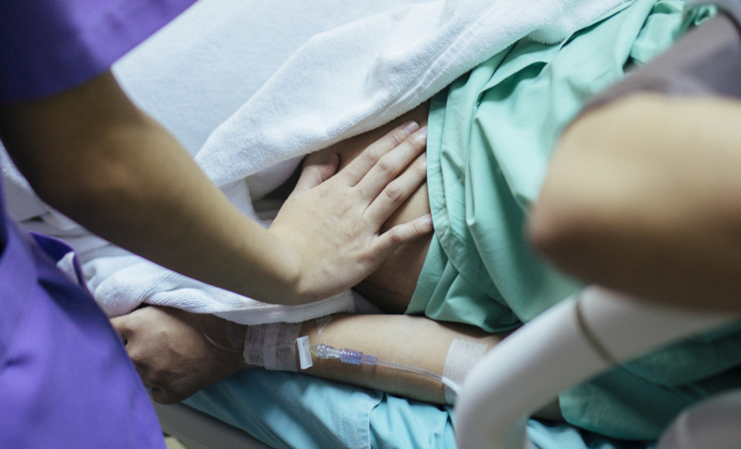 Många interventioner vid förlossningar sker utan samtycke