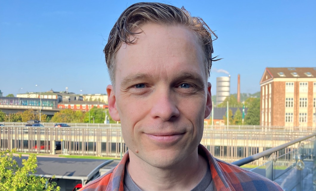 Han är en av 4 000 blivande sjuksköterskor: ”Ser fram emot en varierad arbetsmarknad”