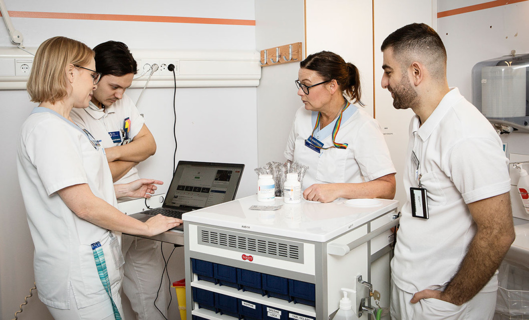 Erfaren sjuksköterska i ny roll stöttar nya kollegor