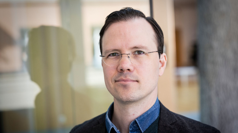 Porträttbild av Filip Arnberg, psykolog och programdirektör vid Kunskapscentrum för katastrofpsykiatri. Foto: Mikael Wallerstedt