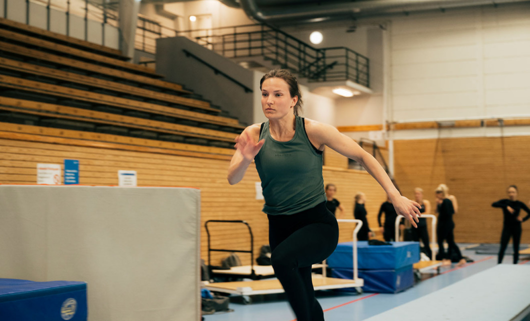 Agnes blev sjuksköterska och elitgymnast efter cancern