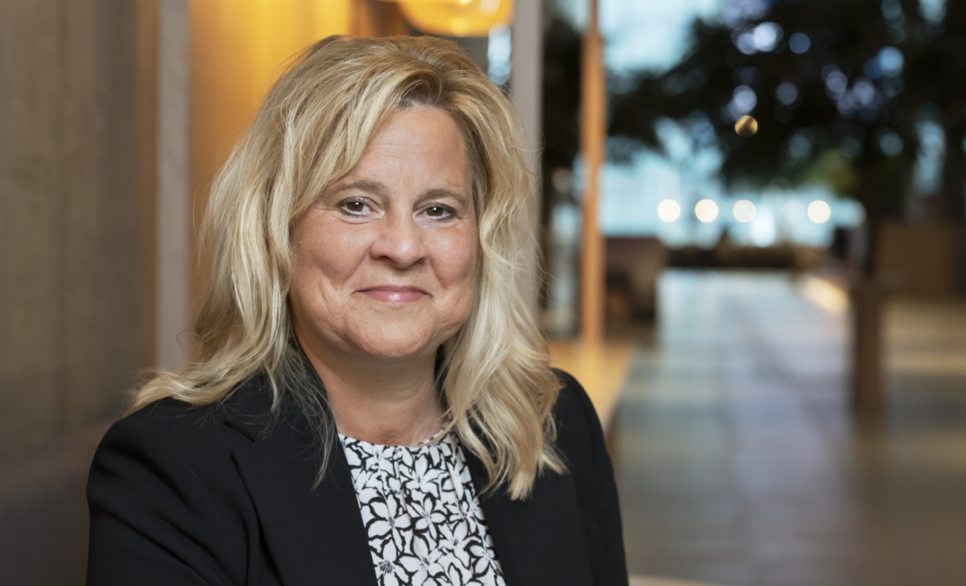 ”Jag förklarar vad som händer i kroppen när man går med smärta länge”