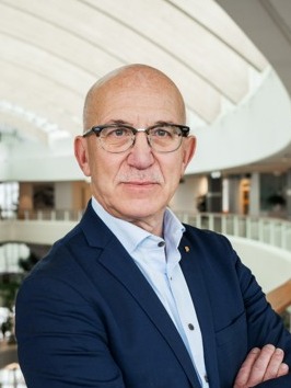 Porträtt på Anders Henriksson, ordförande för Sveriges kommuner och regioner