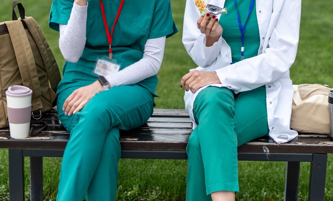 Fem frågor och svar om att jobba i vården på sommaren