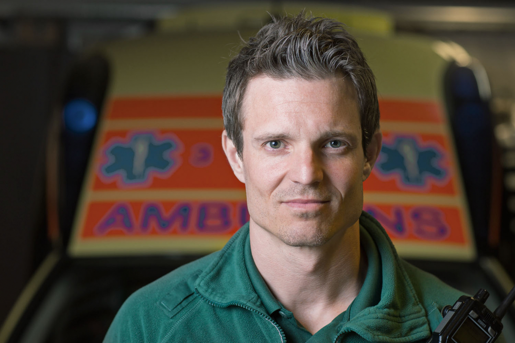 ”Värmemadrasser borde finnas i alla ambulanser”