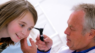 Färre ska få antibiotika vid öroninflammation