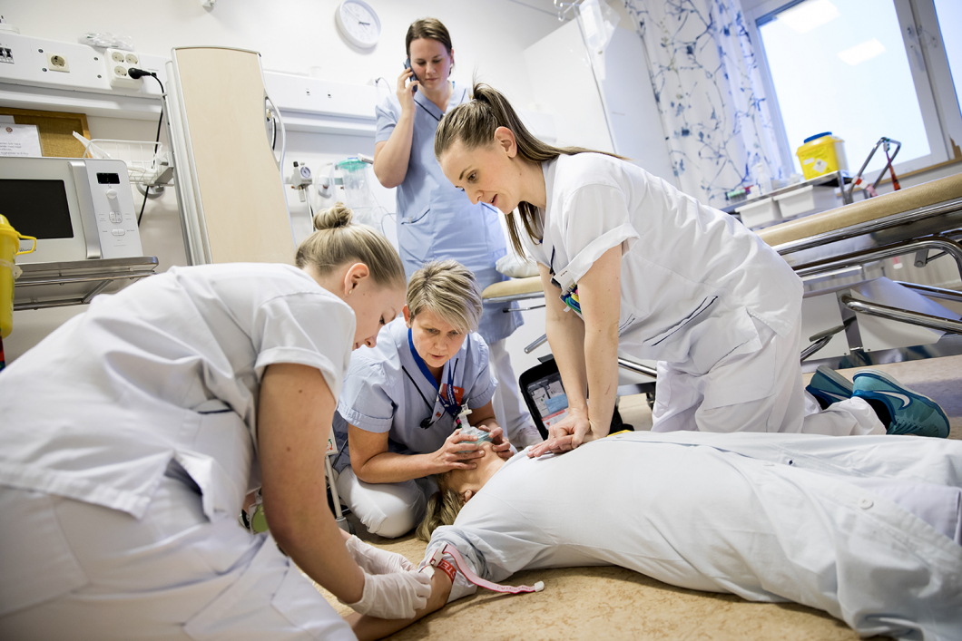 Sjuksköterskor och läkare har olika syn på HLR-beslut