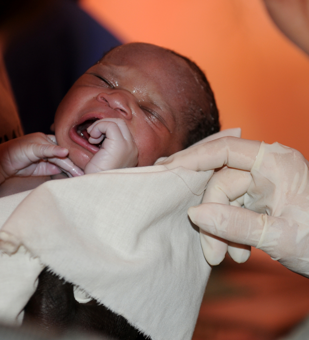 Regeringen driver kampanj för fler barnmorskor i världen