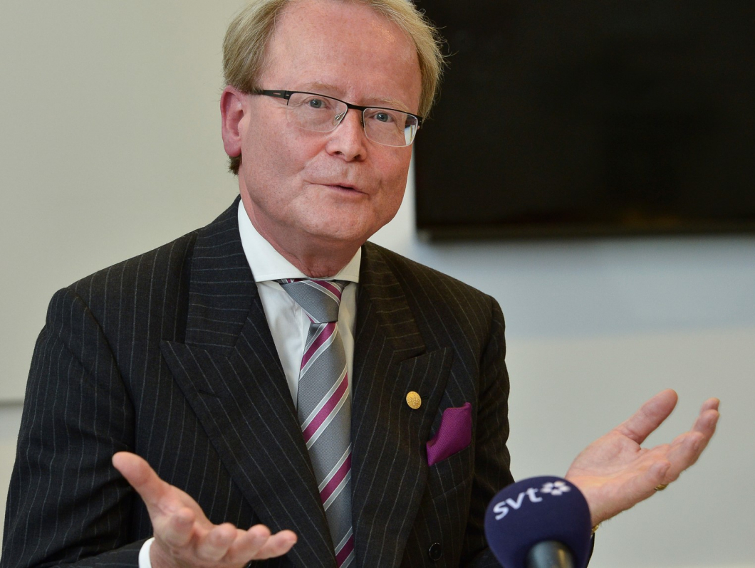 Karolinska anklagas för att dölja sanningen