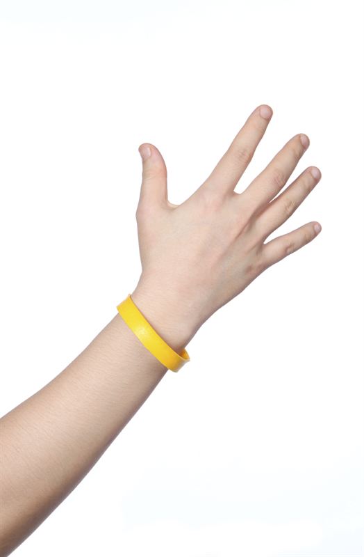 Armband ska få folk att sola säkert