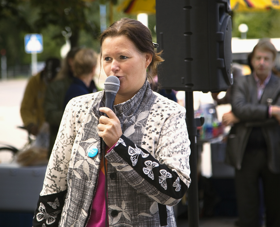 Alliansen lovade betald specialistutbildning