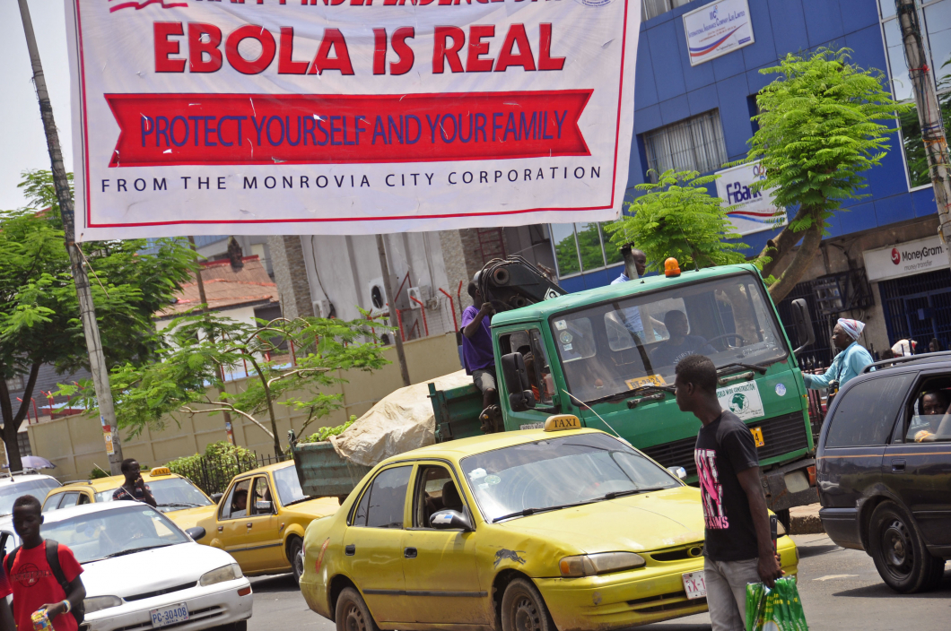 Hälsoarbetare i Liberia saknar skyddskläder mot ebola